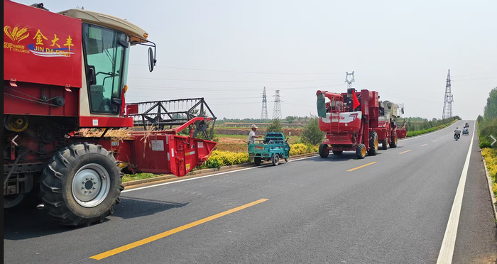 莱芜区小麦机收现场
