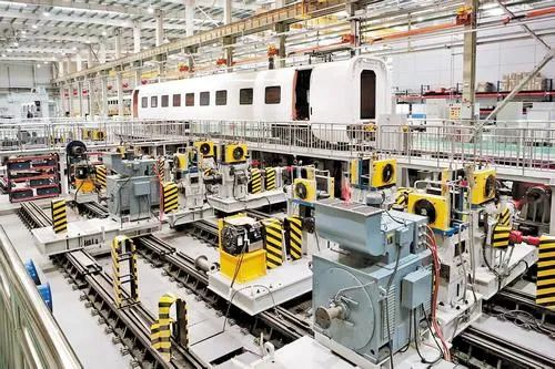 近日，河北省轨道交通产品质量检验检测中心正在进行相关检测。中车唐山机车车辆有限公司供图