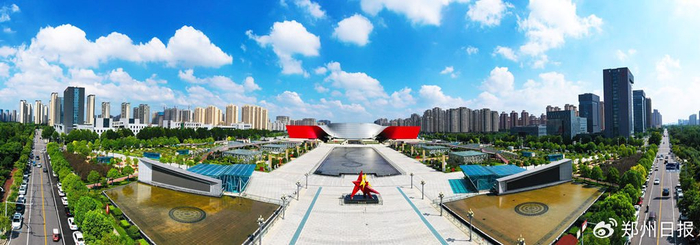 许昌科技广场 许昌日报供图 牛书培 摄