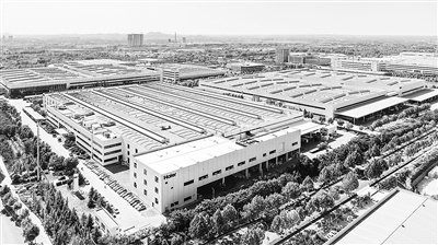 图为位于青岛自贸片区·中德生态园的海尔“灯塔工厂”。    孙进涛摄