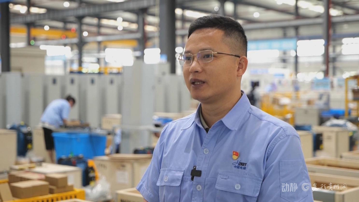 贵州中航电梯有限责任公司销售中心副主任 徐仁瀛