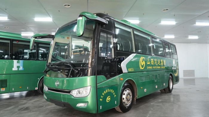 图为鹏飞集团氢能城际公交车