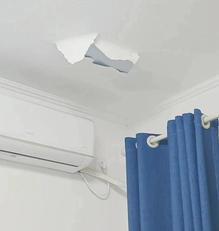 漏水导致墙皮脱落