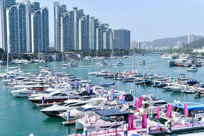 第五届消博会三亚国际游艇展水上展区 图片来源：新华社