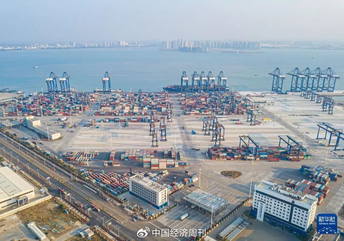 海南洋浦经济开发区洋浦国际集装箱码头（无人机照片）。新华社发