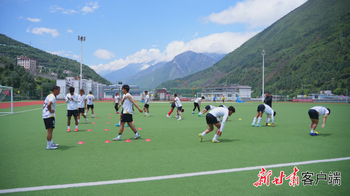 训练现场。（图片由甘南州扎尕那足球队提供）