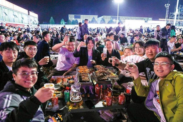 图片来源：新华社