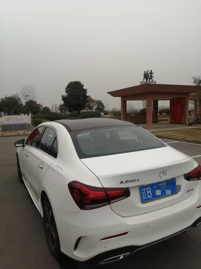 消费者收到的奔驰A200L轿车。吴采平/摄