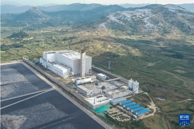 垃圾焚烧发电公司外景。图源：新华社