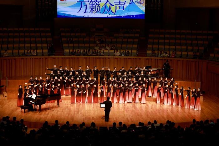 　　2024年8月“向海而歌”阎宝林与宁波合唱团国家大剧院专场音乐会。受访者供图
