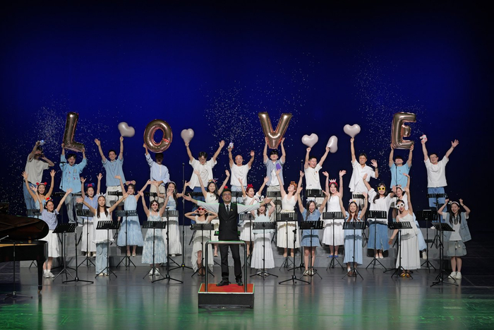 　　2025年7月，杭州青年合唱团“追梦时光机”合唱音乐会巡演现场。受访者供图