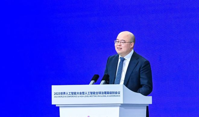 （MiniMax创始人、CEO闫俊杰 图源：MiniMax公众号）