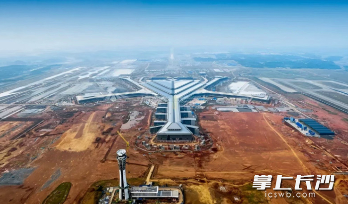 图为长沙机场改扩建工程T3航站楼