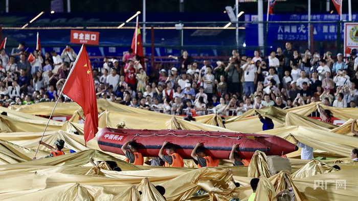 文艺演出现场（央广网发  任浪萍  摄）