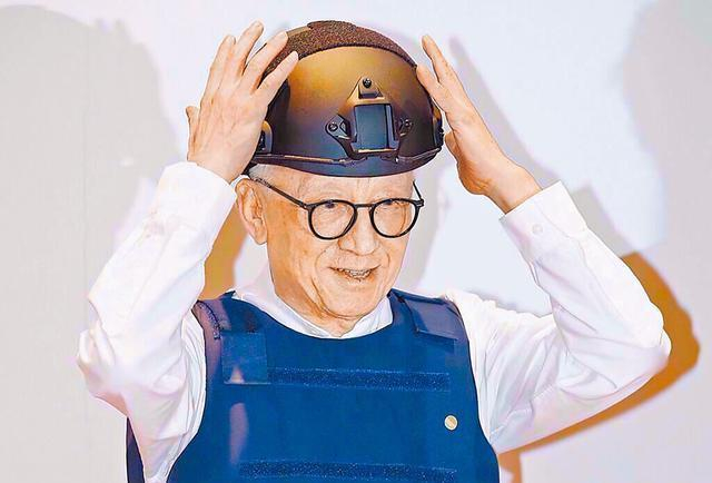 曹兴诚（图片取自网络）