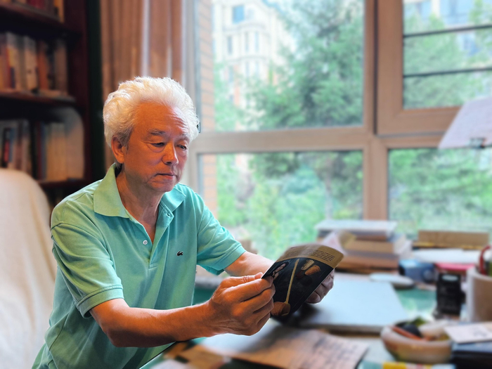 刘学清在家中