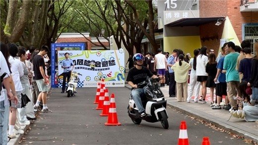 图：九号电动车“安全校园行”活动走进宁波校园
