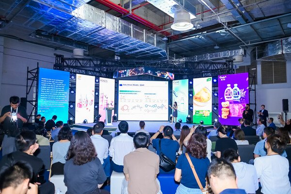 图为联合利华中国参加2025 WAIC，展示企业在AI领域的战略思考与实践布局