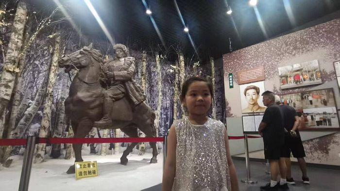 观众参观纪念馆赵尚志展出部分