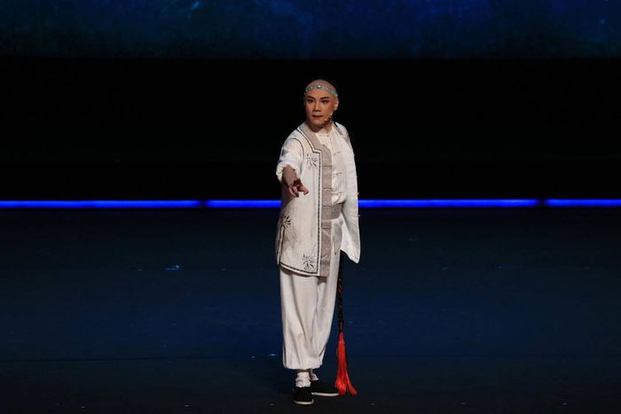 王裕仁饰演“小五”