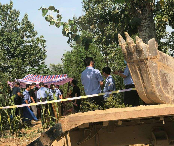 　　▲2020年9月8日，当地警方曾开棺对路某丽的尸体进行了DNA提取