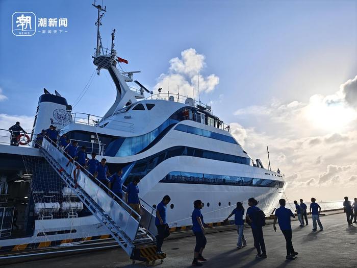 　　“同济”号科考船。记者 肖暖暖 摄