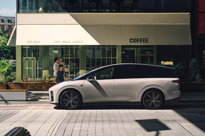  理想i8侧面图。图片来源/理想汽车
