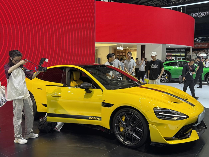 （小米展出的汽车产品）