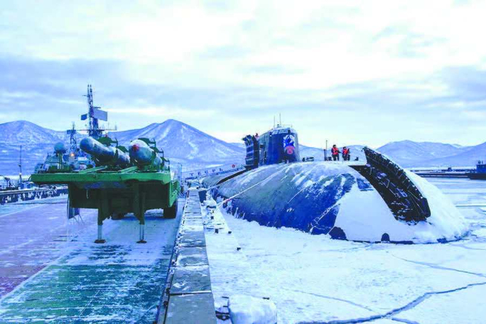 停泊于雷巴奇核潜艇基地的俄海军核潜艇。