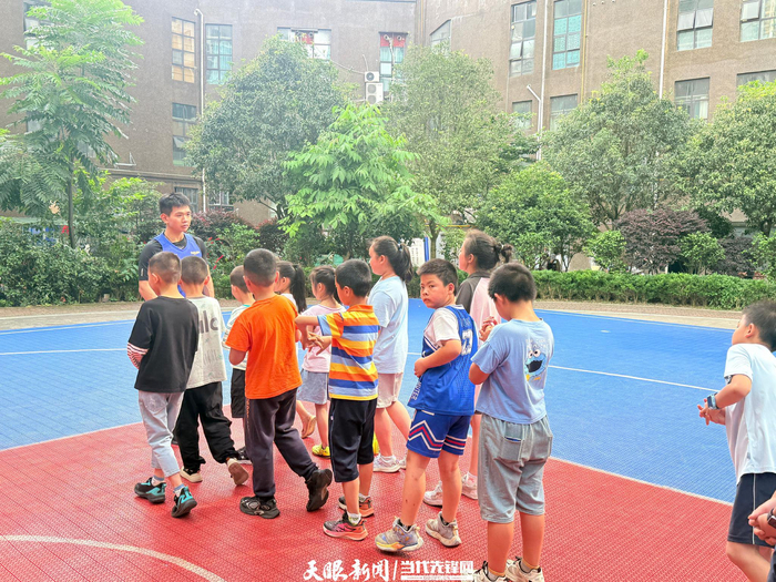 　　马槽社区“四点半课堂”