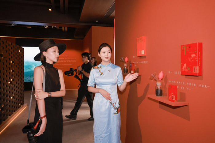 图为活动现场“中国茶文化影展”