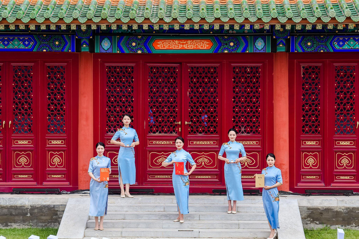 图为活动现场三大名茶体验区
