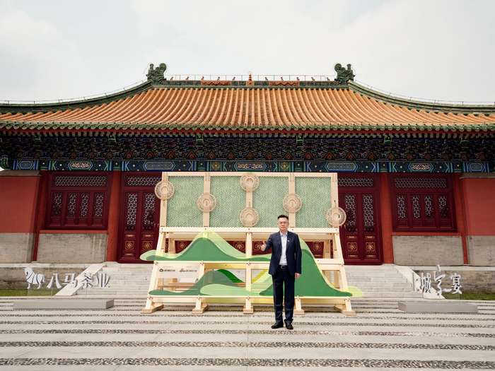 图为“盛世茶叙 巅峰共茗——从三百年传承到三大名茶第一”八马茶叙活动，名流明星亮相现场