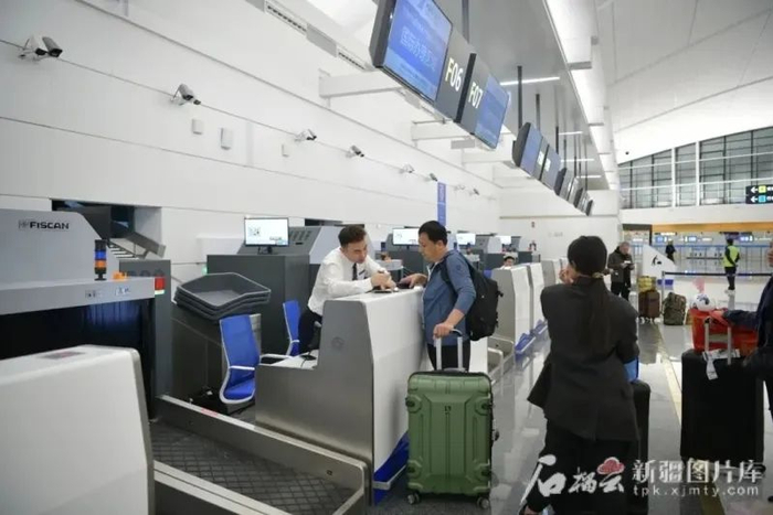 8月1日，旅客在