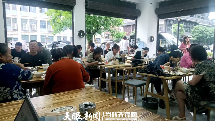 　　毕节市织金县文腾街道金北社区老年食堂
