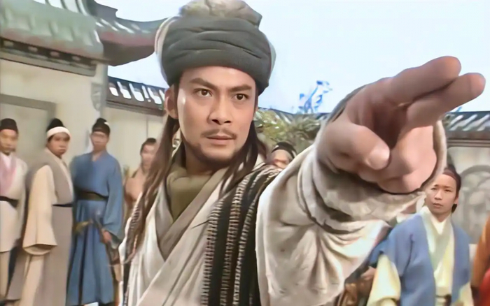 （图：《天龙八部》黄日华饰演乔峰）