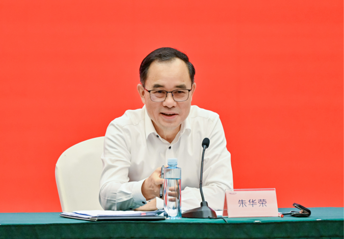 中国长安汽车集团有限公司党委书记、董事长朱华荣