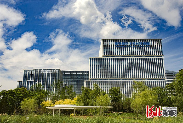 6月20日拍摄的雄安新区中关村科技园。 河北日报见习记者 刘光昱摄