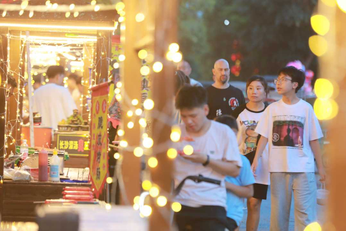 陈家沟中沟老街。黄福兴摄