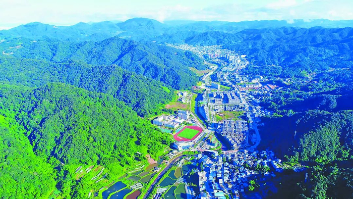 位于中国、老挝、越南三国交界处的普洱市江城哈尼族彝族自治县县城俯瞰。李 超摄