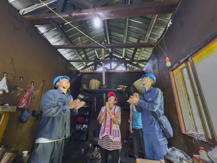 ▲建成微电网之后，南代小组村民用电更稳定了。 何中阳 摄