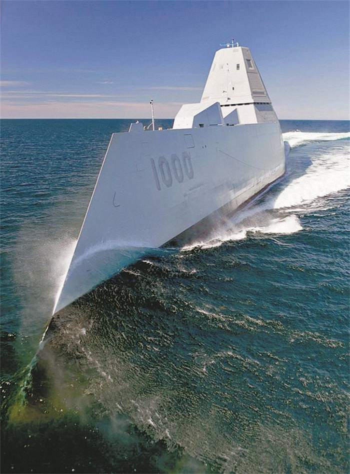 　　DDG-1000朱姆沃尔特号驱逐舰。