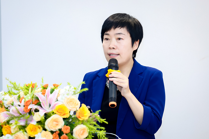 ▲北京天坛普华医院副院长张敬介绍医院
