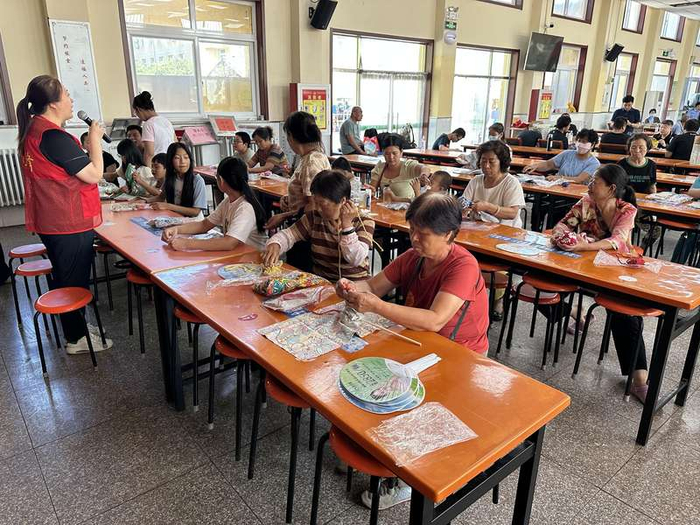 安置点为居民开展了丰富多彩的文体活动。受访者供图