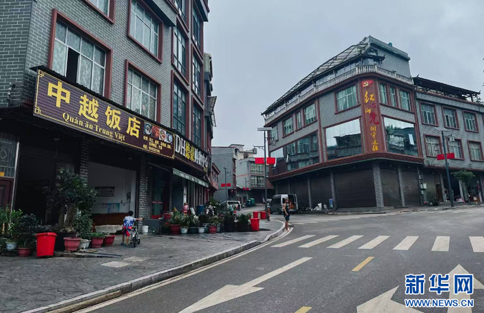 茅坪社区干净整洁的街道（8月5日摄）。新华网发（杨桢宇 摄）