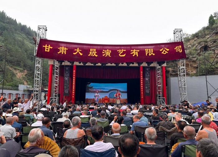 ▲8月4日-7日,“艺术一夏”大晟剧团在陕西省米脂县进行秦腔演出。