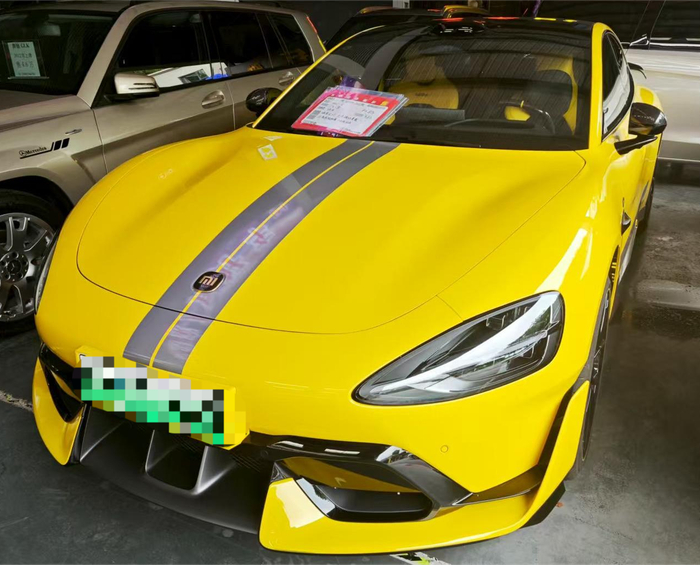 二手车行里的小米汽车 图源：时代财经记者摄