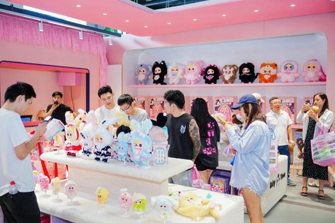 东莞潮玩产业涵盖从潮玩产品的设计打样、开模、生产到销售一整套完整产业链条。程浩 摄
