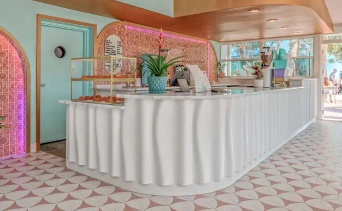 Haddy采用3D打印技术为咖啡店制造的长条桌