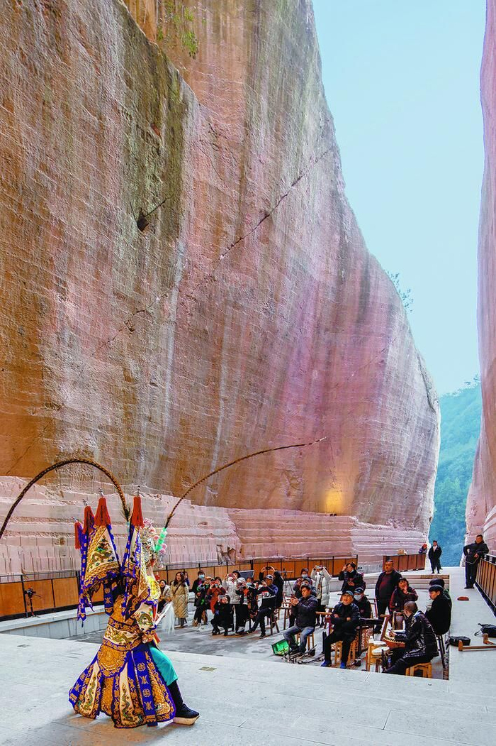 岩宕剧场中的婺剧表演。缙云县委宣传部供图